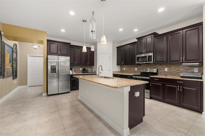 Image No.5-3 Bed Property for sale