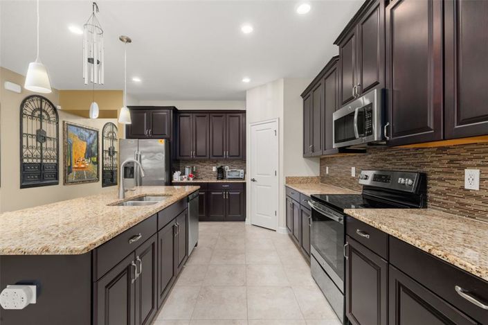 Image No.6-3 Bed Property for sale