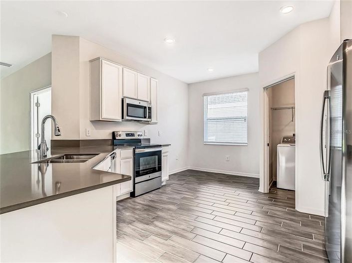 Image No.7-4 Bed Property for sale