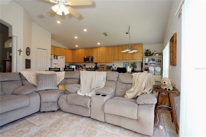 Image No.10-3 Bed Property for sale