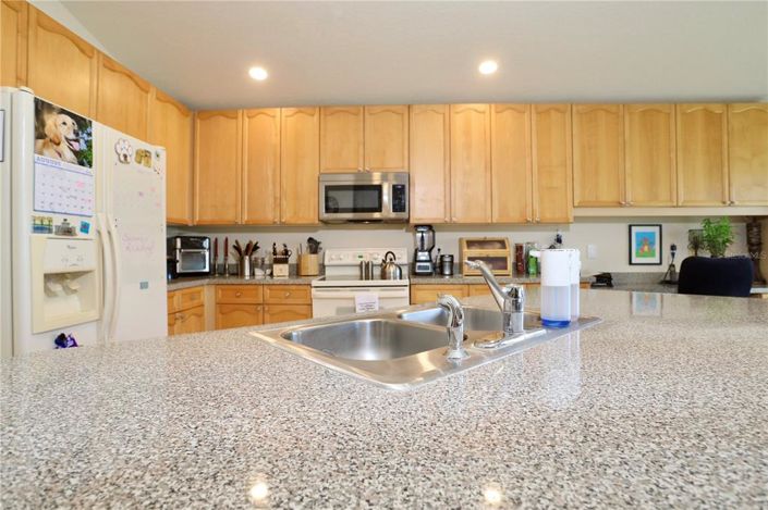 Image No.12-3 Bed Property for sale