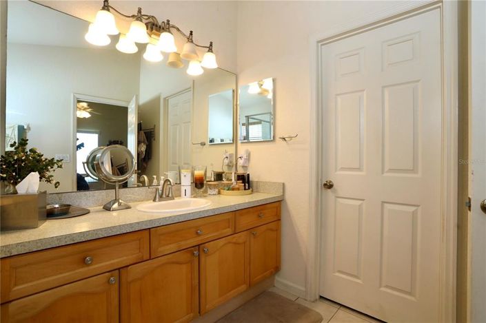 Image No.19-3 Bed Property for sale