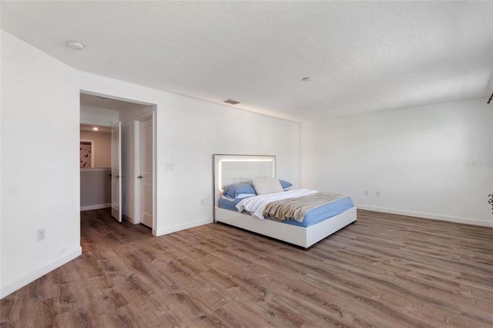 Image No.21-3 Bed Property for sale