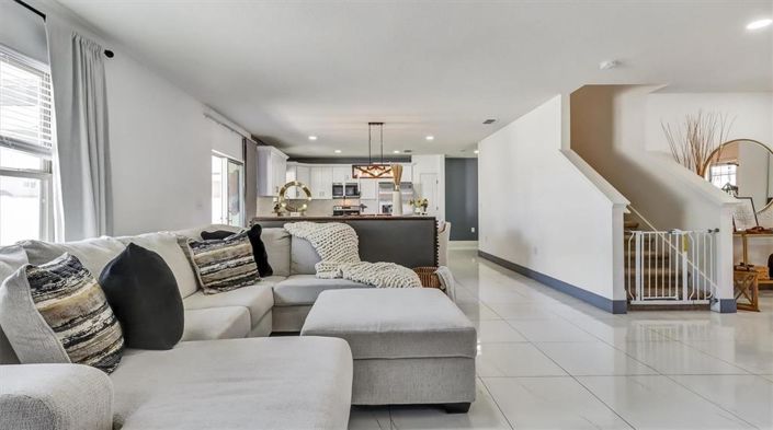 Image No.12-4 Bed Property for sale