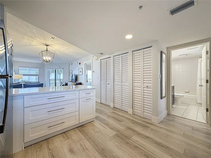 Image No.10-2 Bed Property for sale