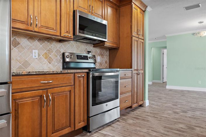 Image No.10-3 Bed Property for sale