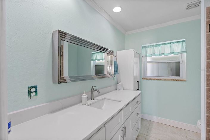 Image No.19-3 Bed Property for sale