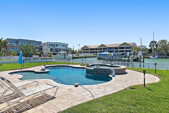 Image No.28-3 Bed Property for sale