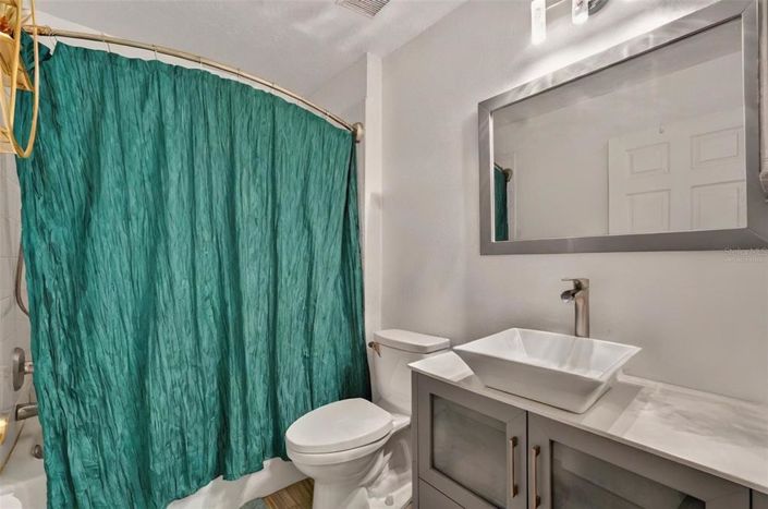 Image No.14-3 Bed Property for sale