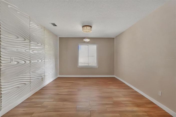 Image No.5-3 Bed Property for sale