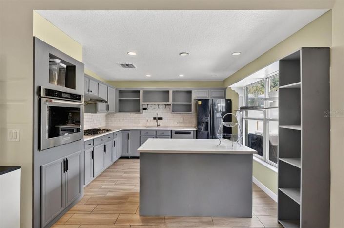 Image No.8-3 Bed Property for sale