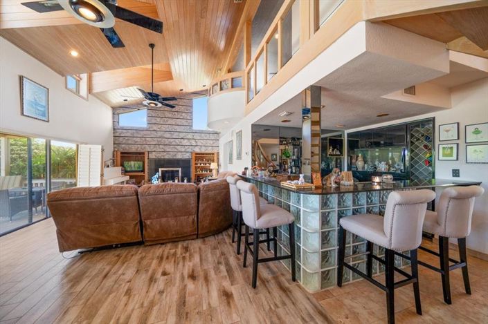 Image No.12-4 Bed Property for sale