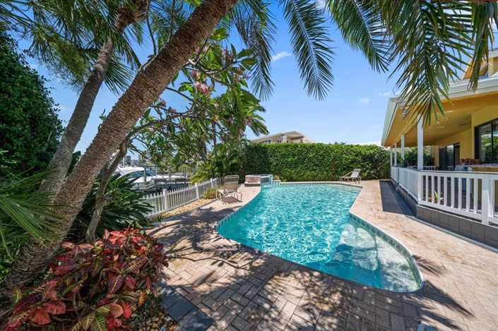 Image No.26-4 Bed Property for sale