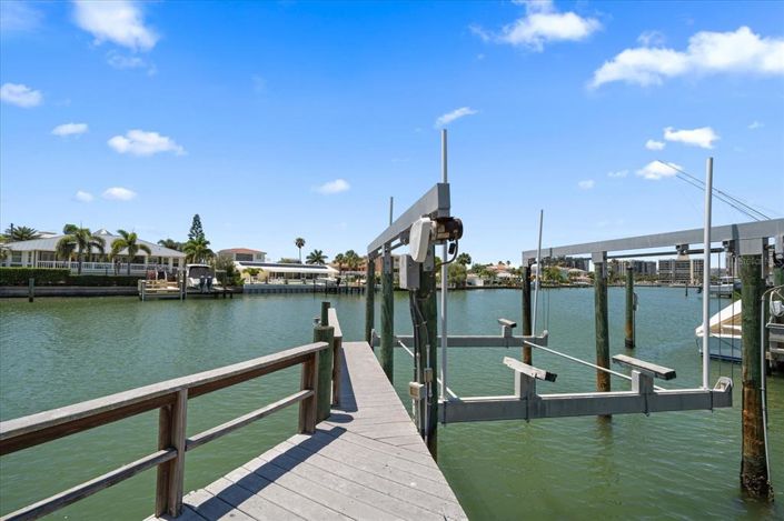 Image No.28-4 Bed Property for sale