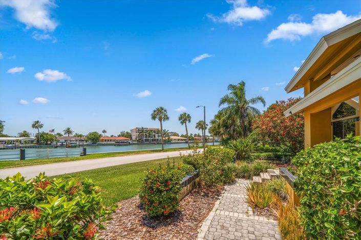 Image No.6-4 Bed Property for sale