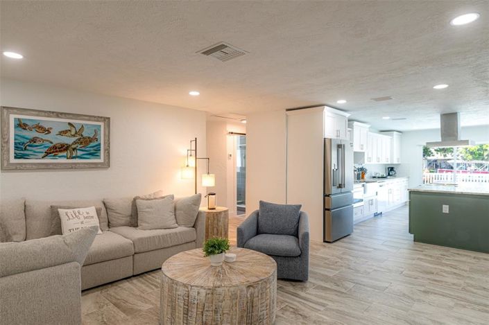 Image No.15-4 Bed Property for sale