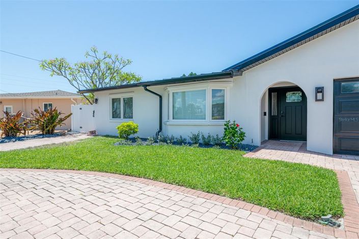 Image No.3-4 Bed Property for sale