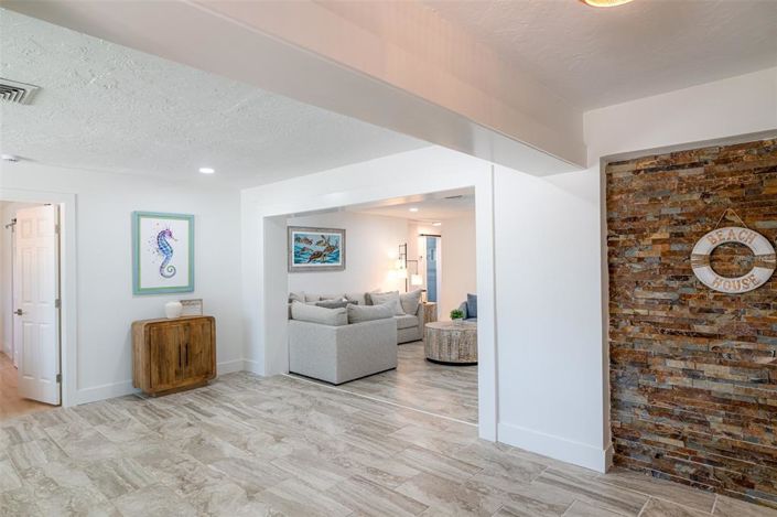 Image No.6-4 Bed Property for sale