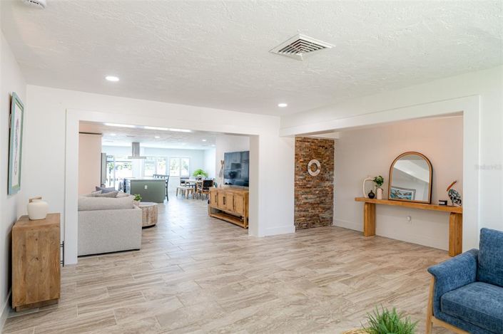 Image No.9-4 Bed Property for sale