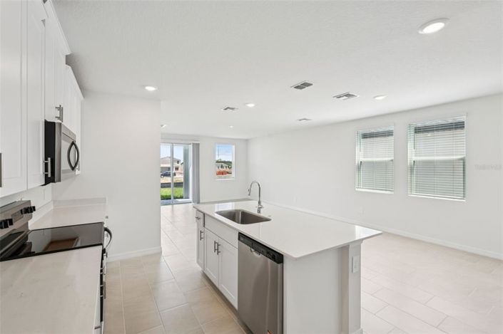 Image No.12-4 Bed Property for sale