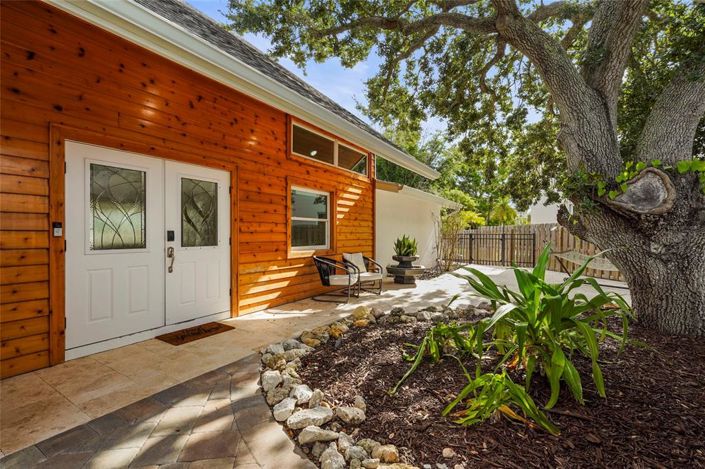 Image No.12-5 Bed Property for sale