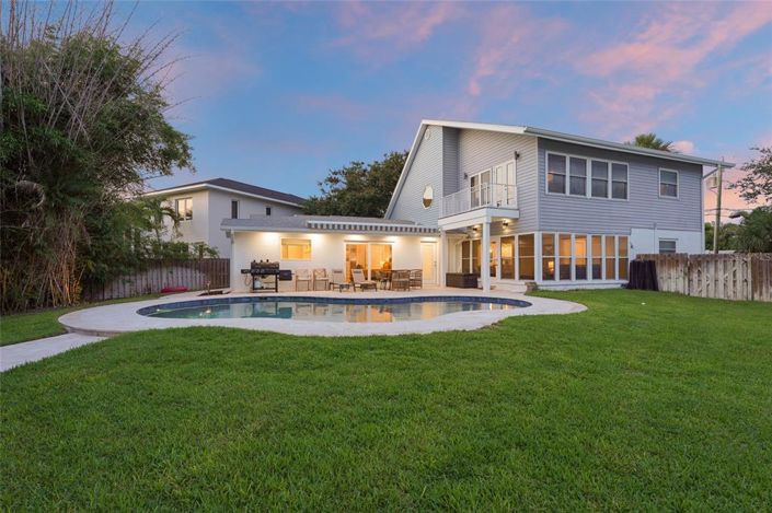 Image No.3-5 Bed Property for sale