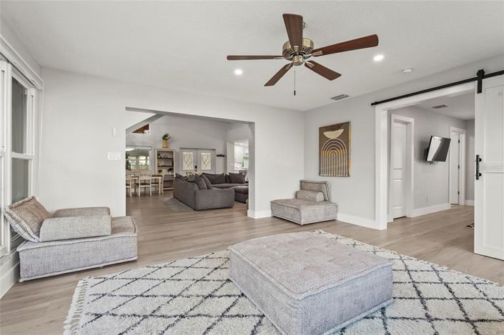 Image No.35-5 Bed Property for sale