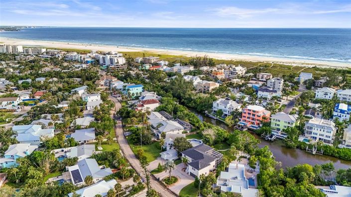 Image No.63-5 Bed Property for sale