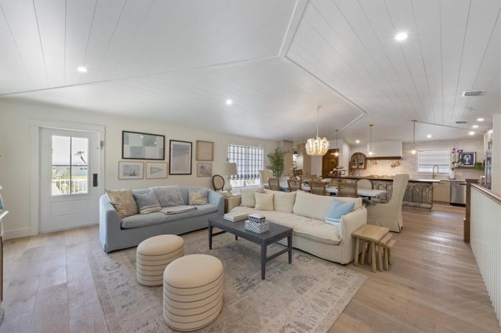 Image No.16-3 Bed Property for sale