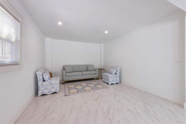 Image No.29-3 Bed Property for sale