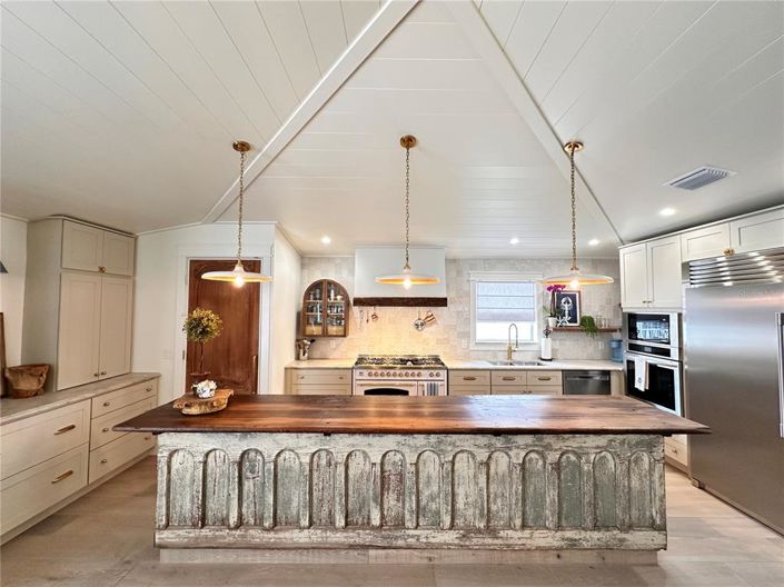 Image No.3-3 Bed Property for sale