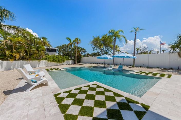 Image No.32-3 Bed Property for sale