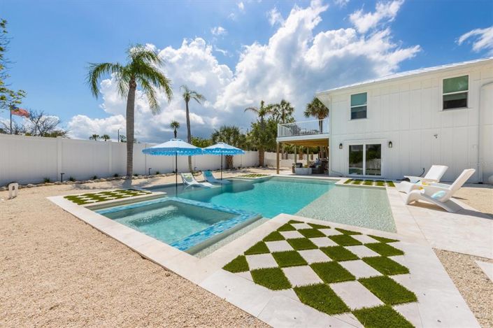 Image No.34-3 Bed Property for sale