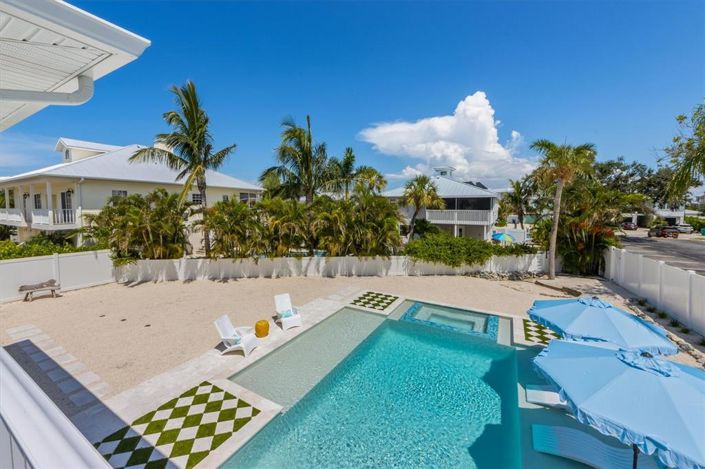 Image No.42-3 Bed Property for sale