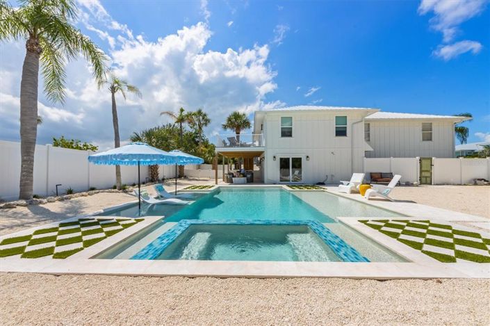 Image No.44-3 Bed Property for sale