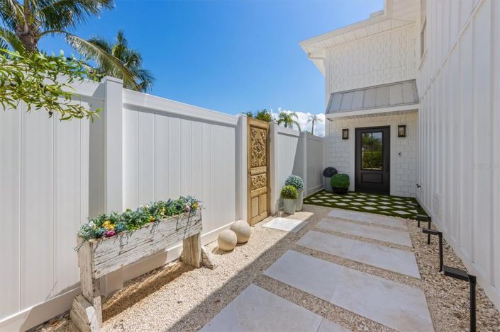 Image No.5-3 Bed Property for sale