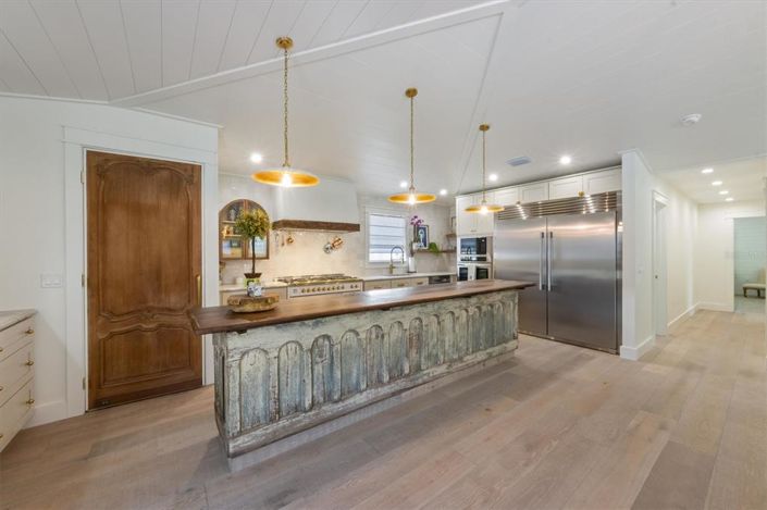 Image No.9-3 Bed Property for sale