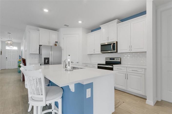 Image No.10-3 Bed Property for sale