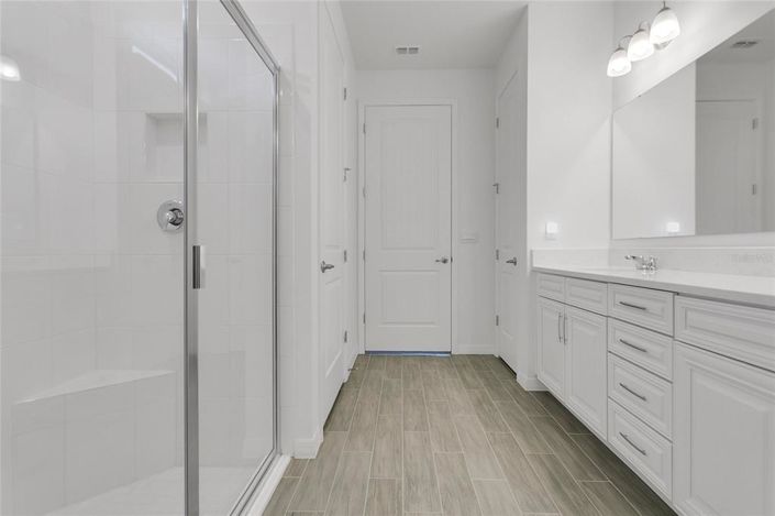 Image No.17-3 Bed Property for sale