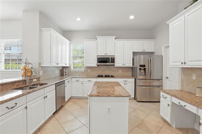 Image No.11-4 Bed Property for sale