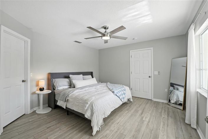 Image No.14-4 Bed Property for sale