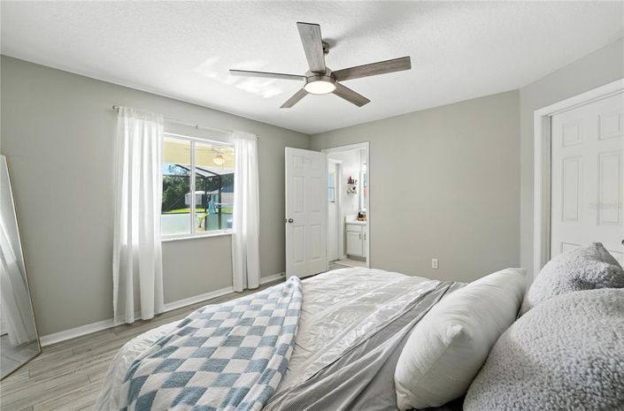 Image No.15-4 Bed Property for sale