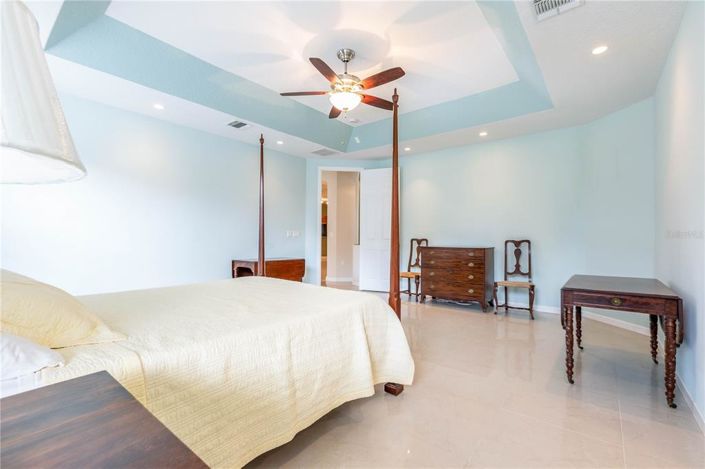 Image No.35-4 Bed Property for sale