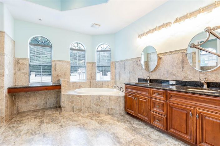 Image No.38-4 Bed Property for sale