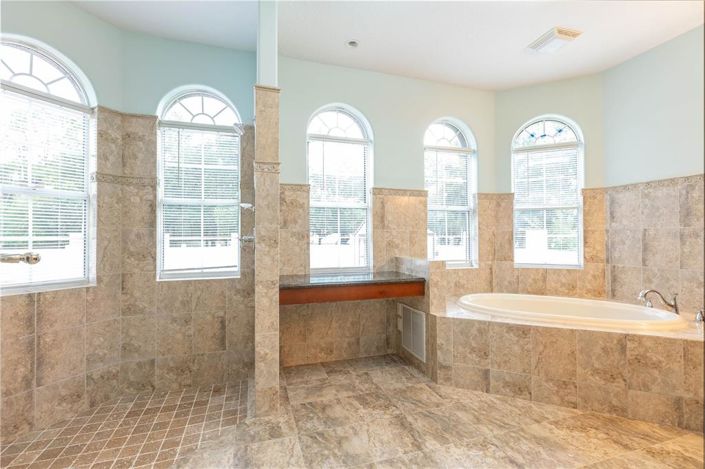 Image No.41-4 Bed Property for sale