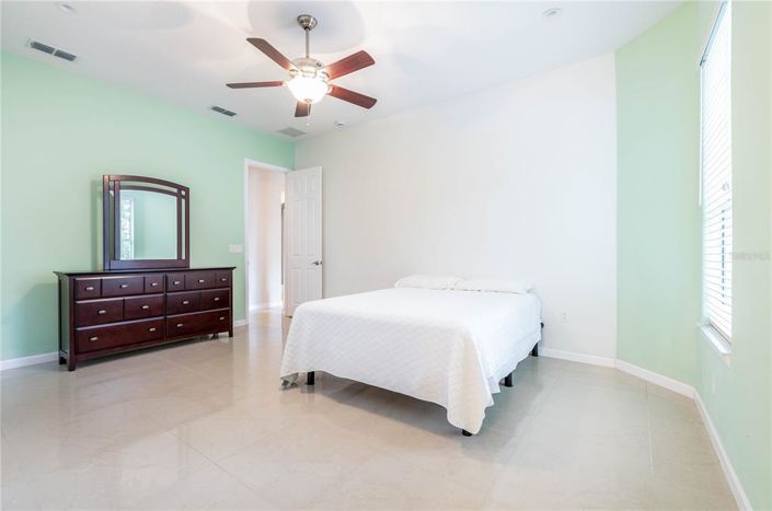 Image No.42-4 Bed Property for sale