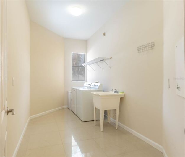 Image No.48-4 Bed Property for sale