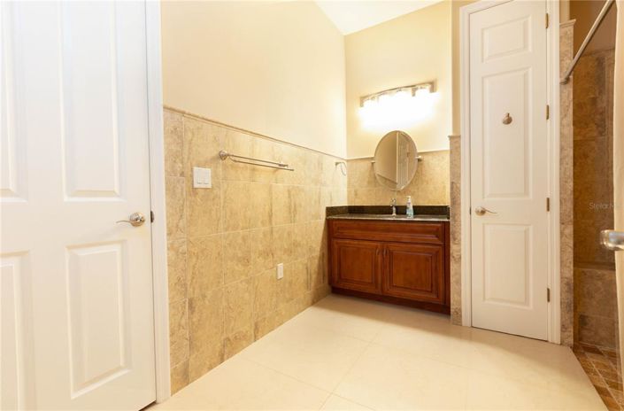 Image No.50-4 Bed Property for sale