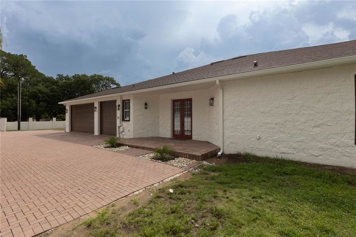 Image No.6-4 Bed Property for sale