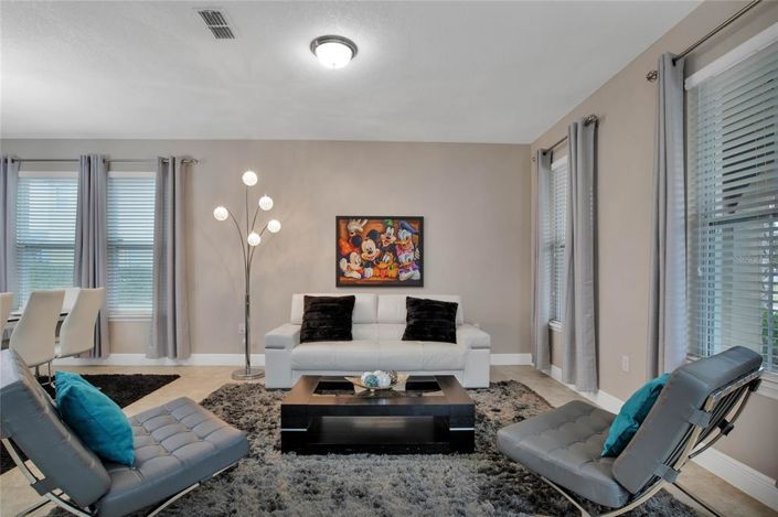 Image No.4-5 Bed Property for sale